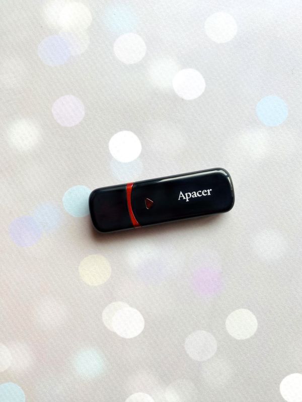 Іменна флешка з логотипом на 64GB (дизайн 82)